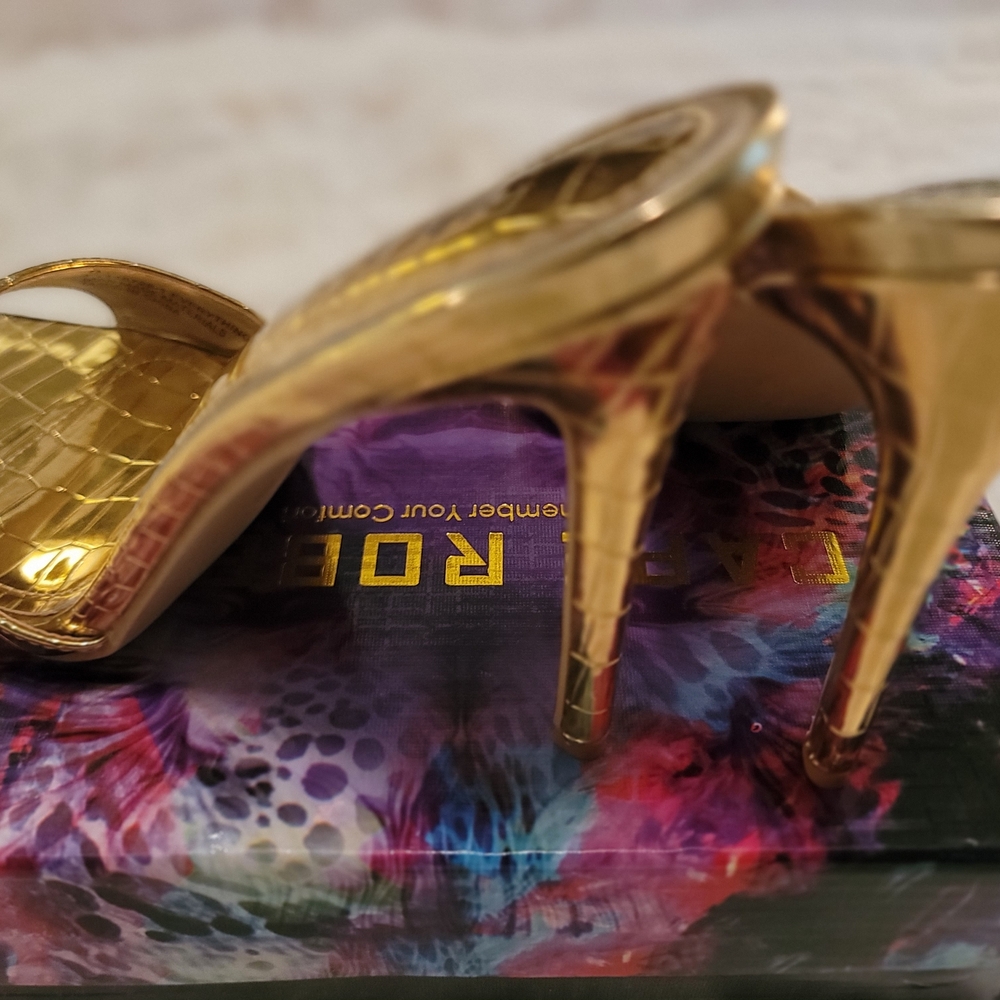 Metallic Gold Pointed Toe Heels - Picture 5 of 6